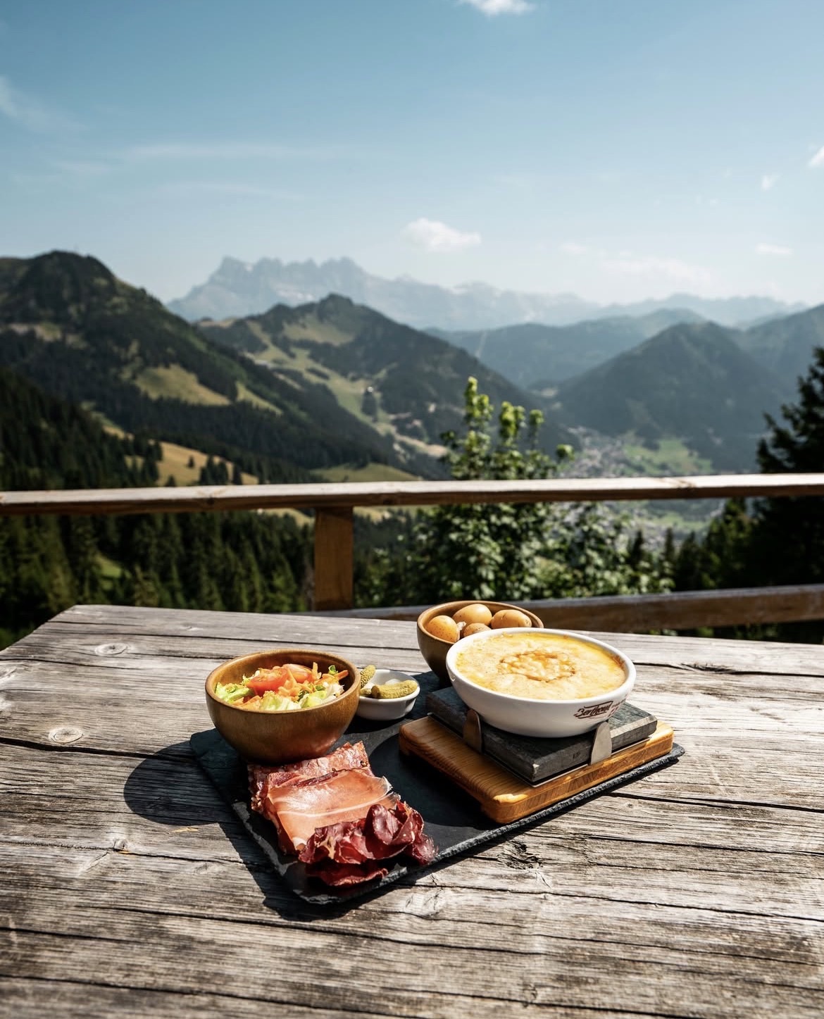 Vue panoramique montagne depuis le chalet